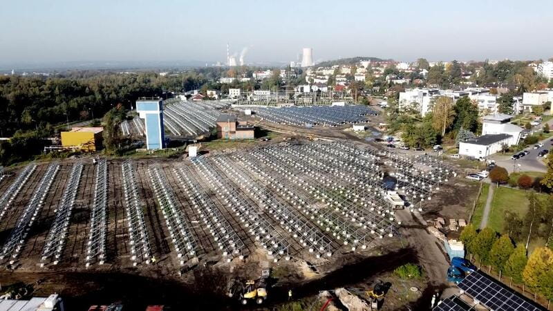 Zdjęcie na budowę farmy z lotu ptaka