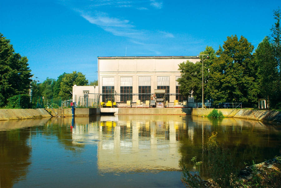 Elektrownia wodna od strony górnej wody