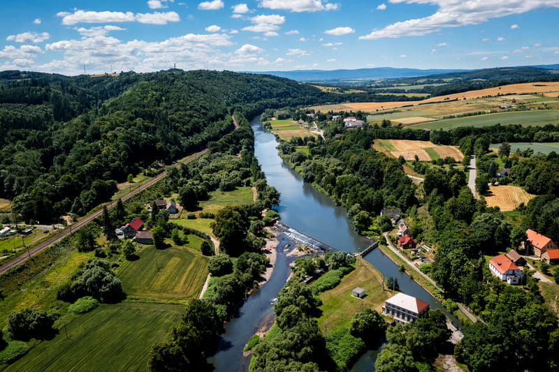 Malownicze otoczenie elektrowni wodnej