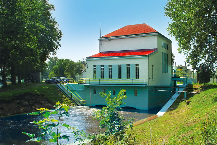 Budynek elektrowni wodnej od strony dolnej wody