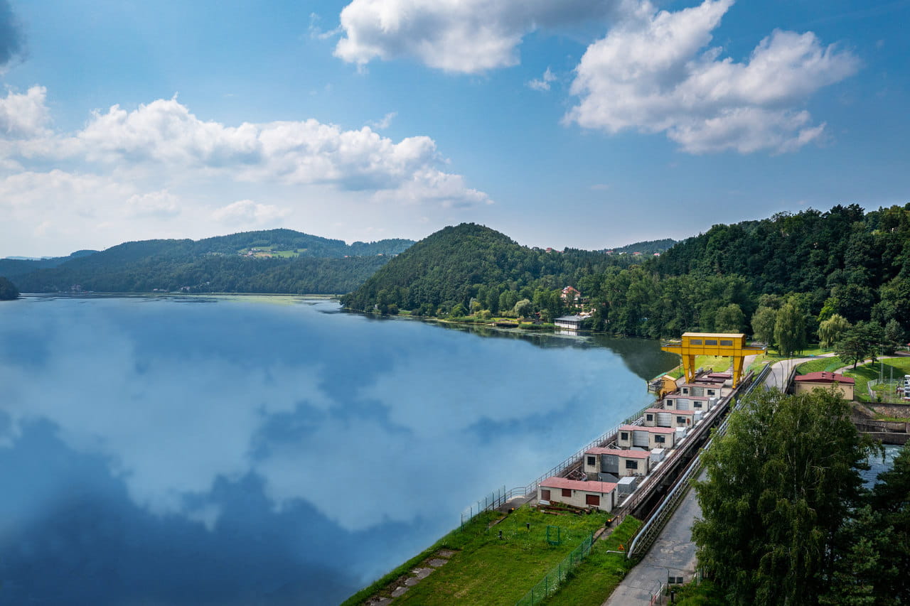 Zbiornik wraz z zaporą