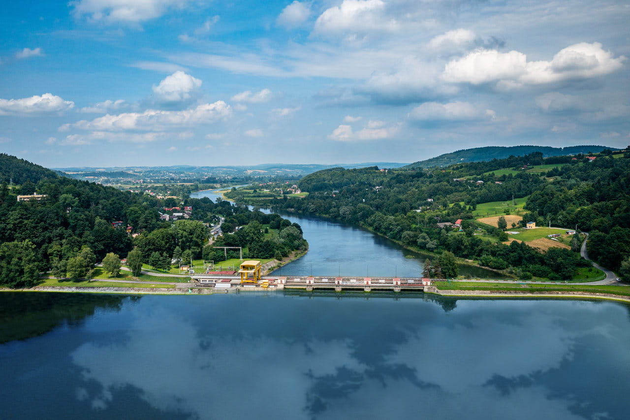 Widok zapory z lotu ptaka