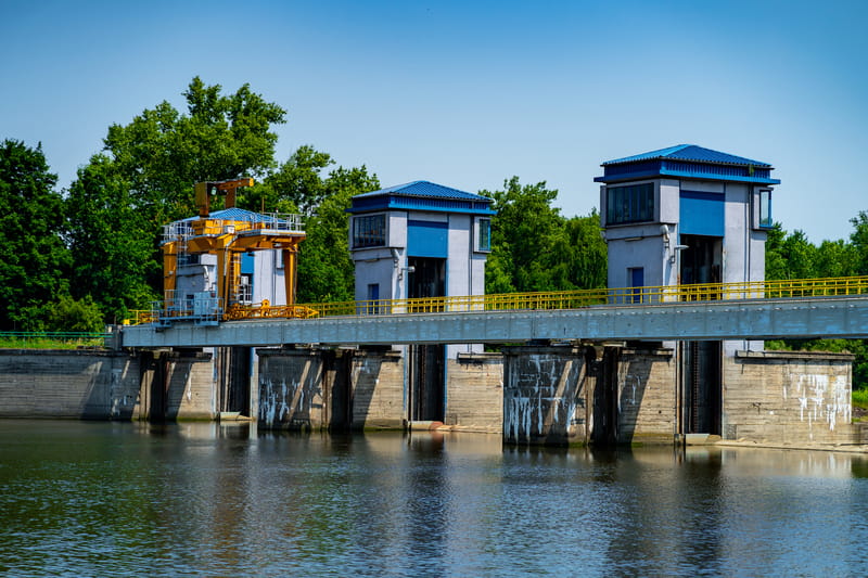 Jaz od strony górnej wody