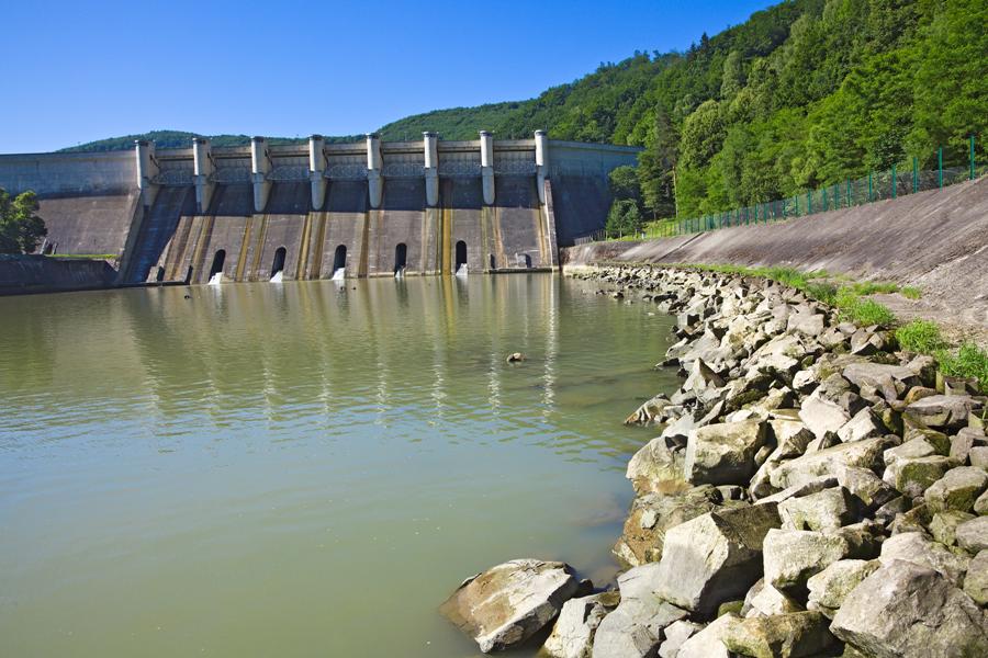 Urządzenia zrzutowe zapory