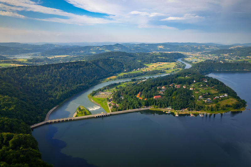 Jezioro Rożnowskie, Dunajec i zapora z lotu ptaka