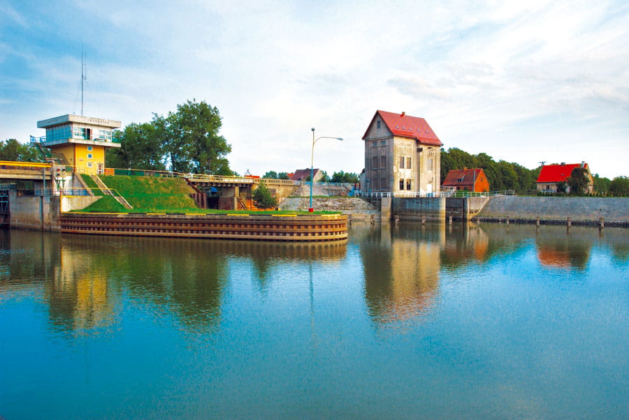 Elektrownia wodna od strony dolnej wody