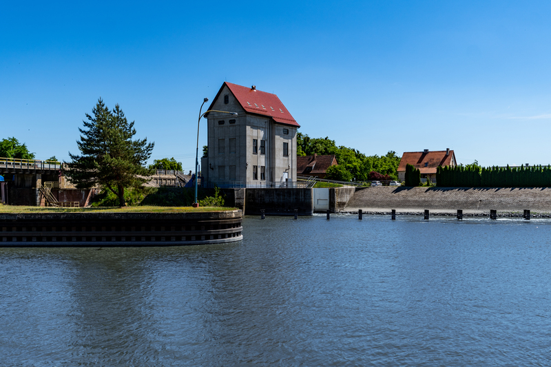 Elektrownia wodna od strony dolnej wody