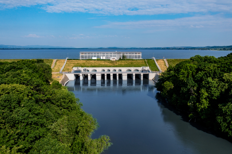 Elektrownia wodna od strony dolnej wody