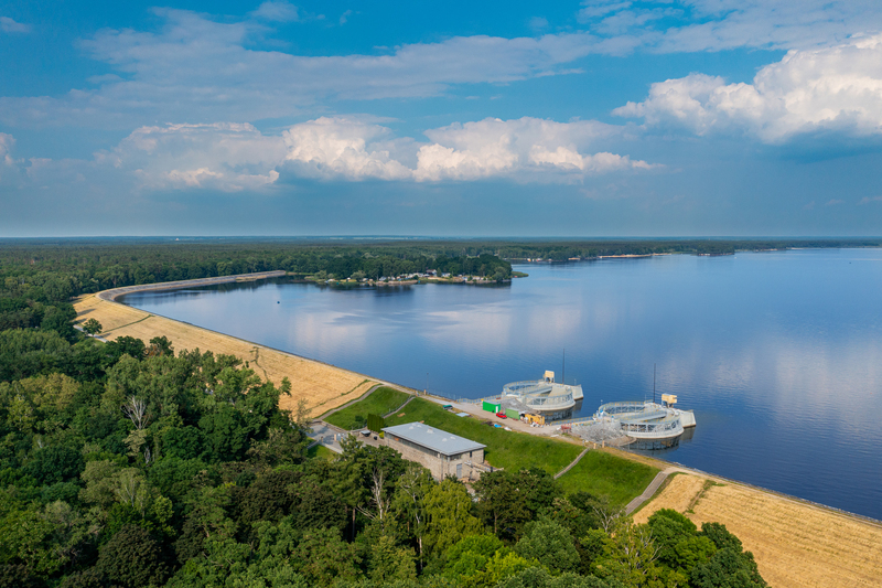 Zbiornik Turawski i elektrownia wodna z lotu ptaka