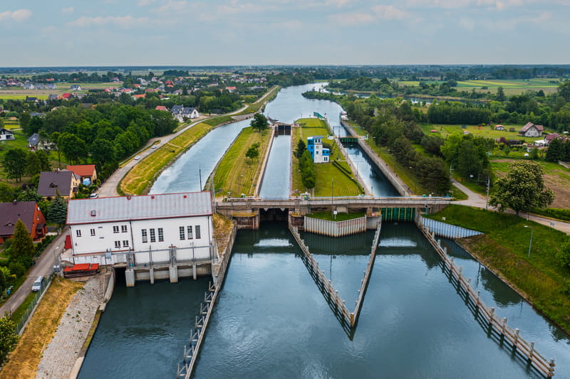 Zdjęcie przedstawia widok z lotu ptaka, z drugiej strony elektrowni Janowice