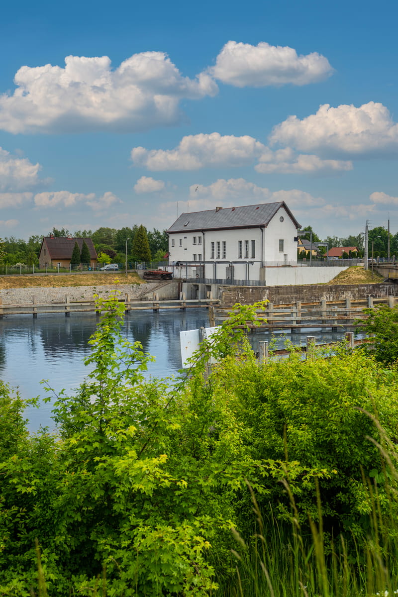 Elektrownia wodna od strony dolnej wody