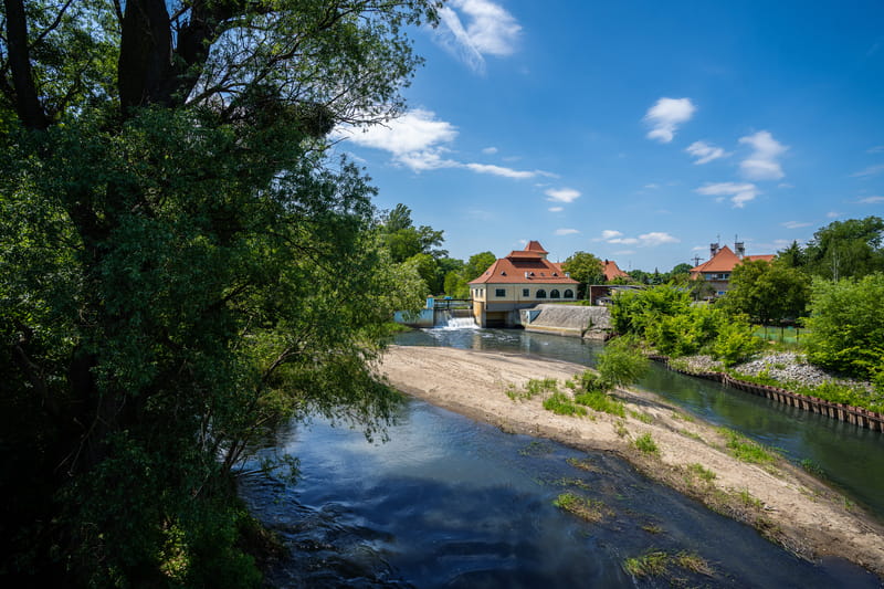 Otoczenie elektrowni wodnej
