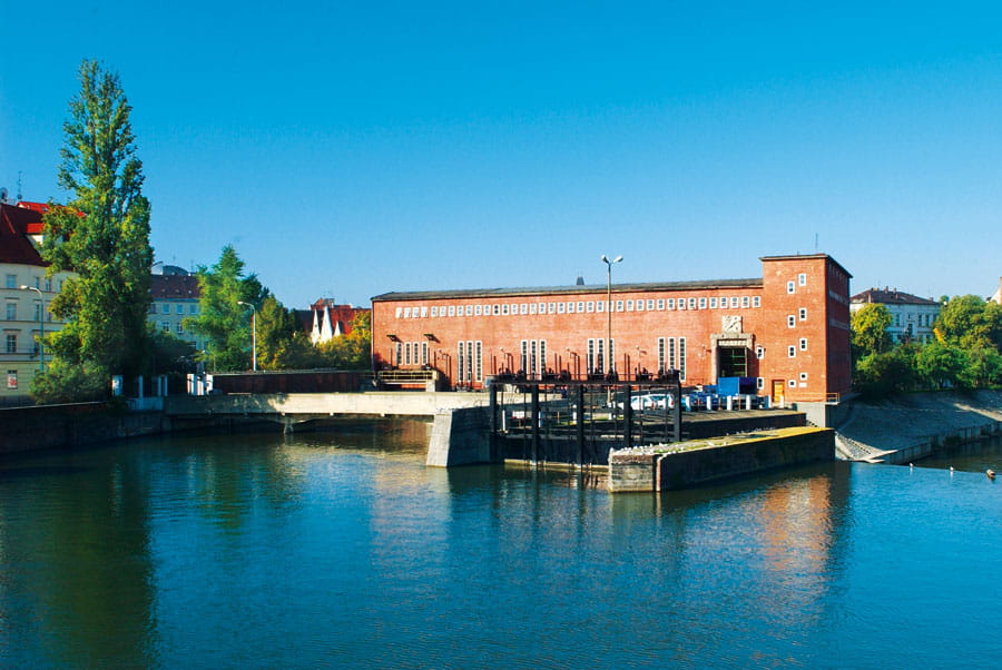 Kanał wlotowy do elektrowni wodnej